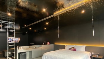 orient luxury villa motel