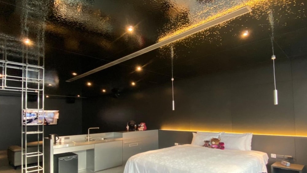 orient luxury villa motel
