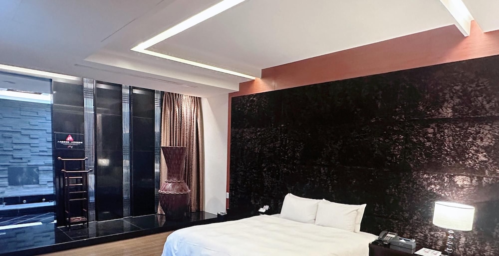 orient luxury villa motel