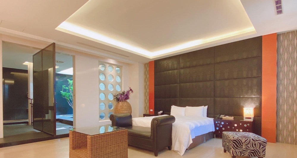 orient luxury villa motel