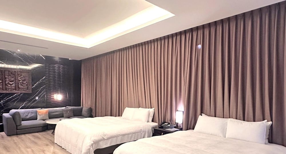 orient luxury villa motel