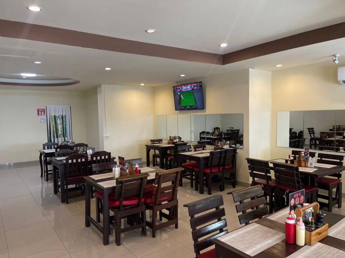 malee house and restaurant