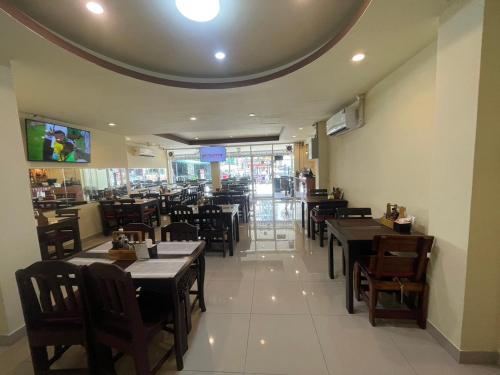 malee house and restaurant