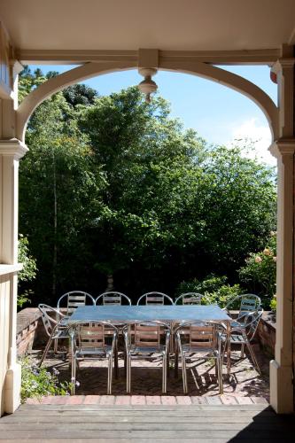 lowena cafe and accommodation