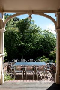 lowena cafe and accommodation