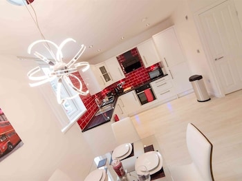 live in leeds nazarene apartments