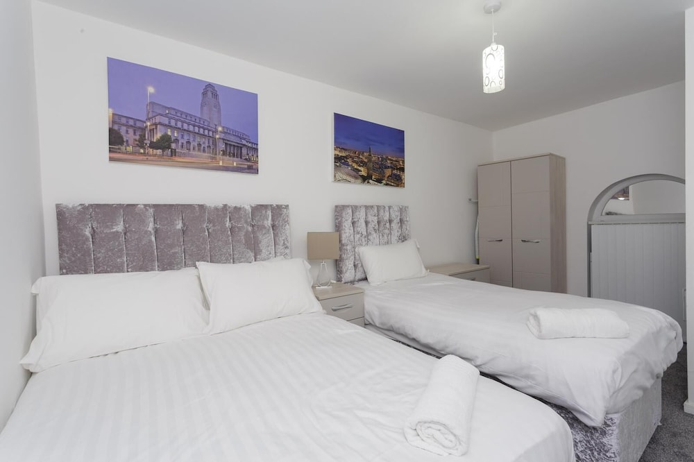 live in leeds nazarene apartments