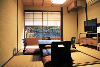 Demizu Machiya (Adults Only),Kyoto>>Kamigyo Ward,3 star