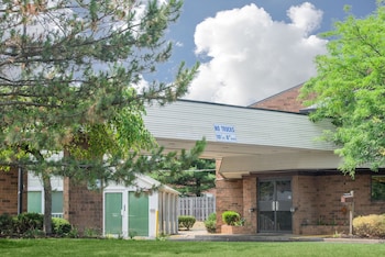 Skylight Inn Cleveland - Willoughby,In Willoughby,3 star