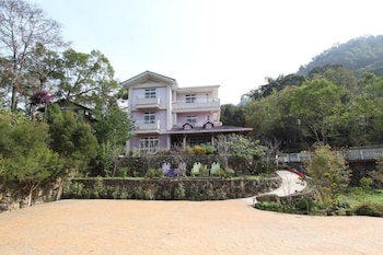 bear meets moose bed and breakfast