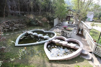 bear meets moose bed and breakfast
