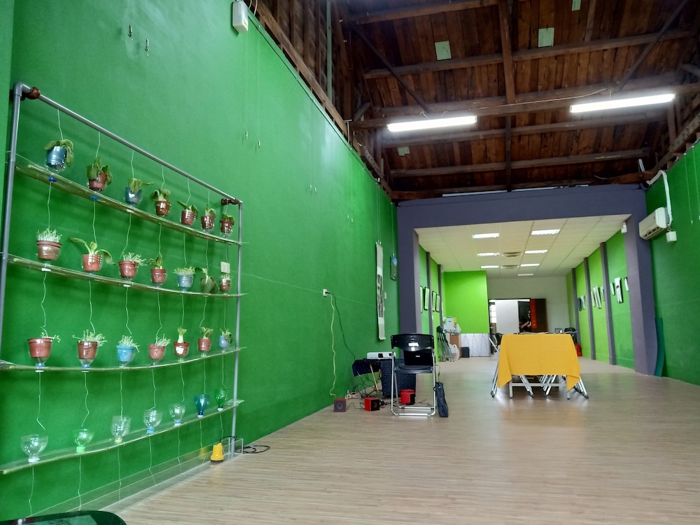 df park space hostel