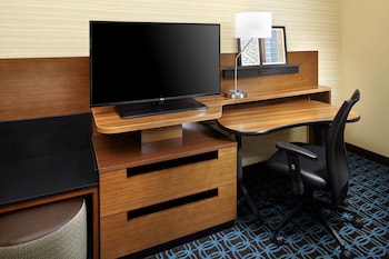 fairfield by marriott inn and suites wheeling at the highlands