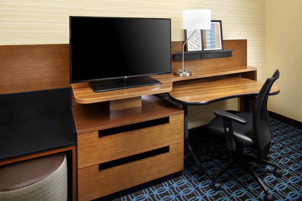 fairfield by marriott inn and suites wheeling at the highlands