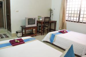 tropical breeze guesthouse