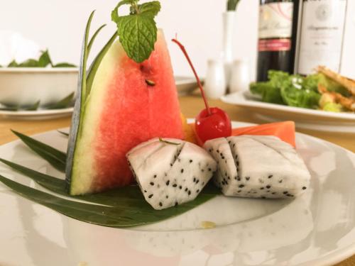 tropical breeze guesthouse