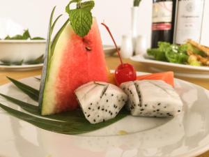 tropical breeze guesthouse