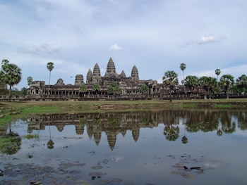 tropical breeze guesthouse