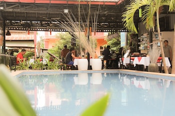 tropical breeze guesthouse