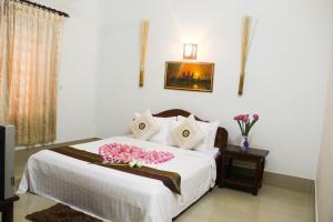 tropical breeze guesthouse