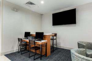 holiday inn express and suites jersey city north hoboken