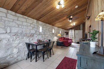 rocking ox gasthaus and barn cabin