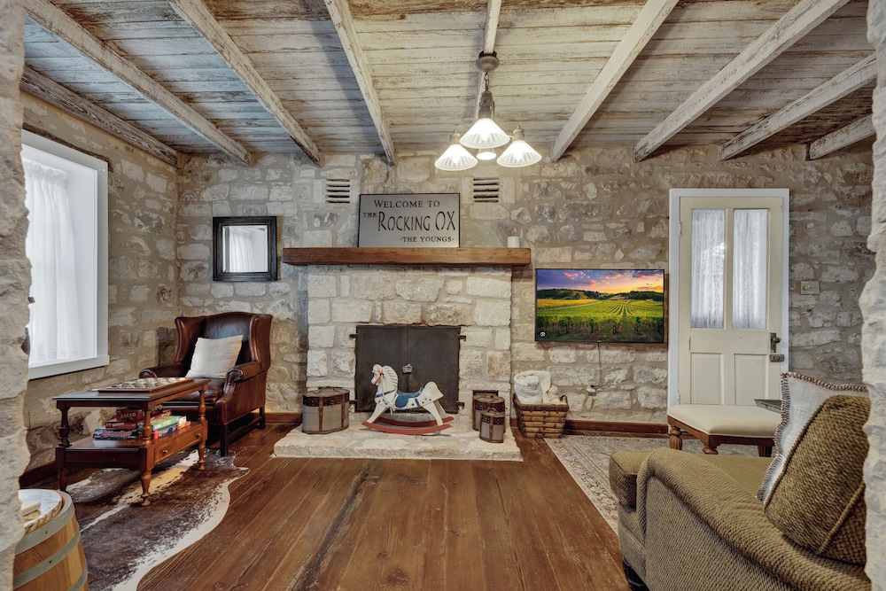rocking ox gasthaus and barn cabin