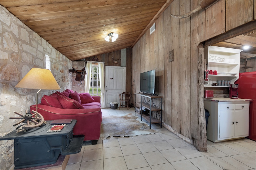 rocking ox gasthaus and barn cabin