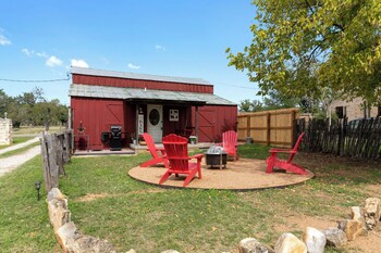 rocking ox gasthaus and barn cabin