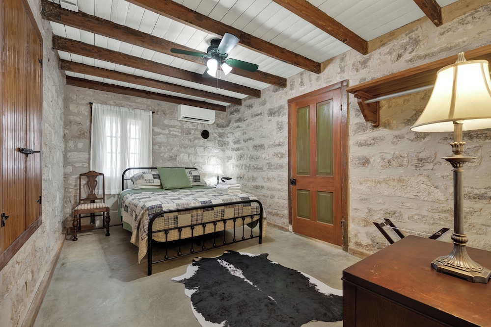 rocking ox gasthaus and barn cabin