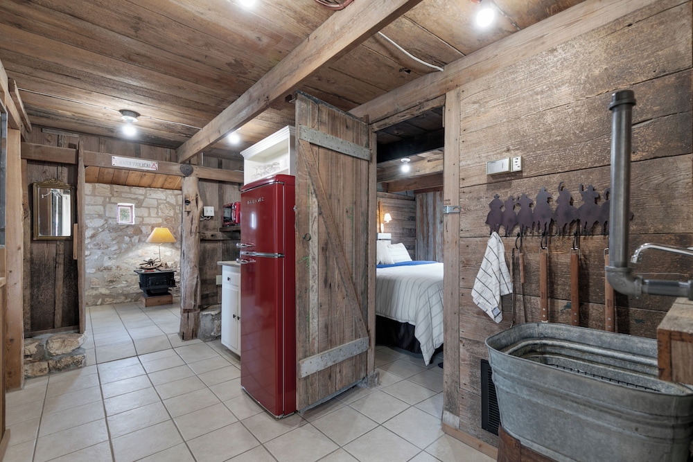 rocking ox gasthaus and barn cabin