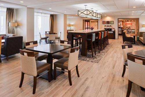 hampton inn el centro