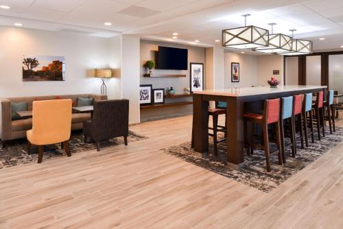 hampton inn el centro