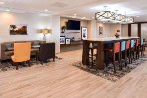hampton inn el centro