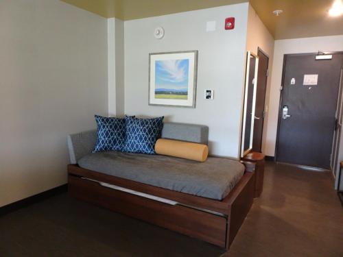 holiday inn jonesboro by ihg