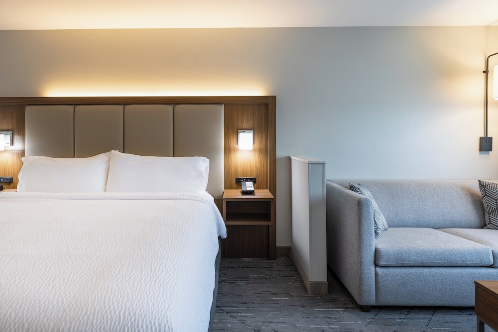 holiday inn express and suites greenwood mall by ihg