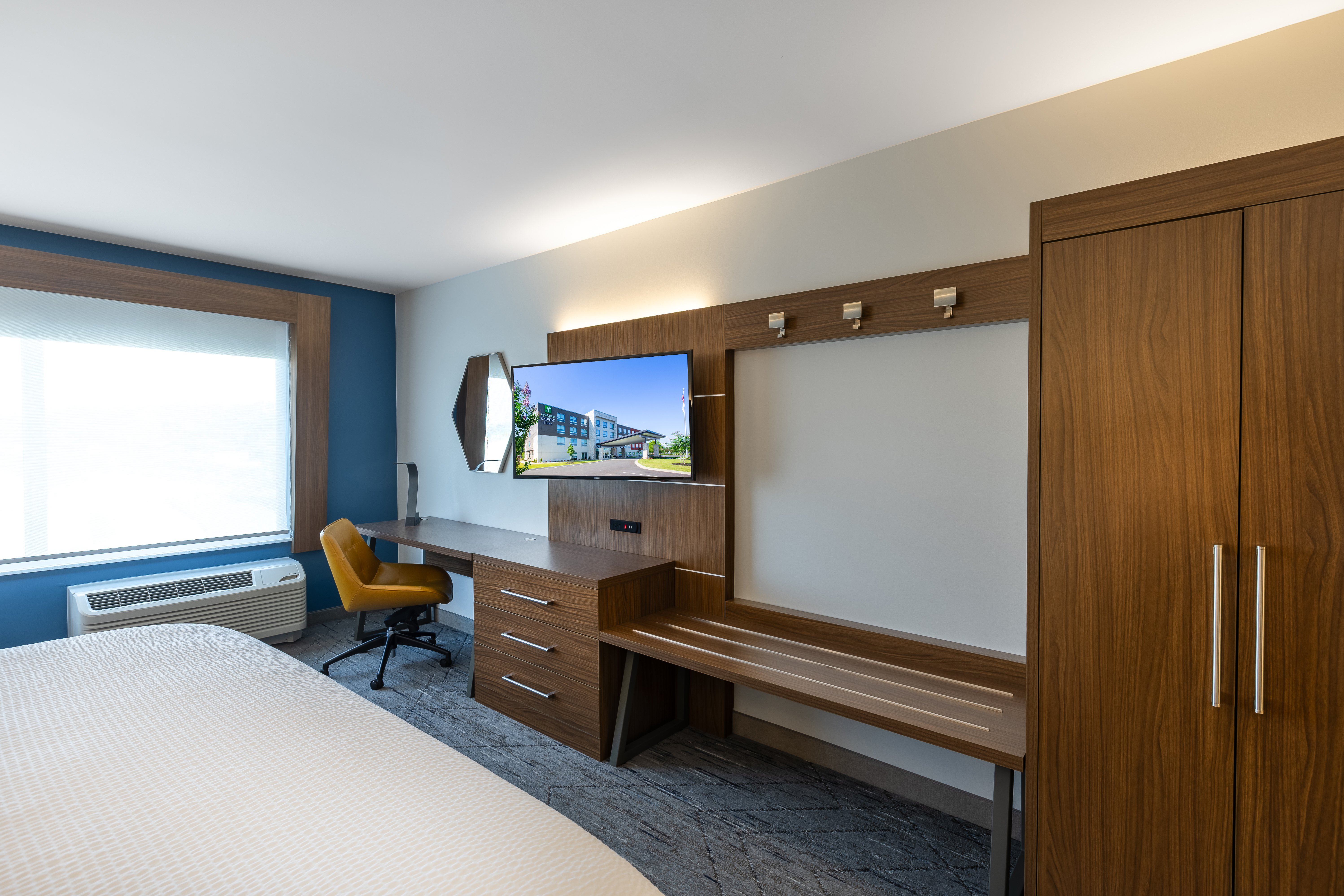holiday inn express and suites greenwood mall by ihg
