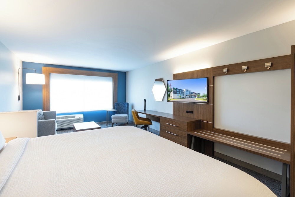 holiday inn express and suites greenwood mall by ihg