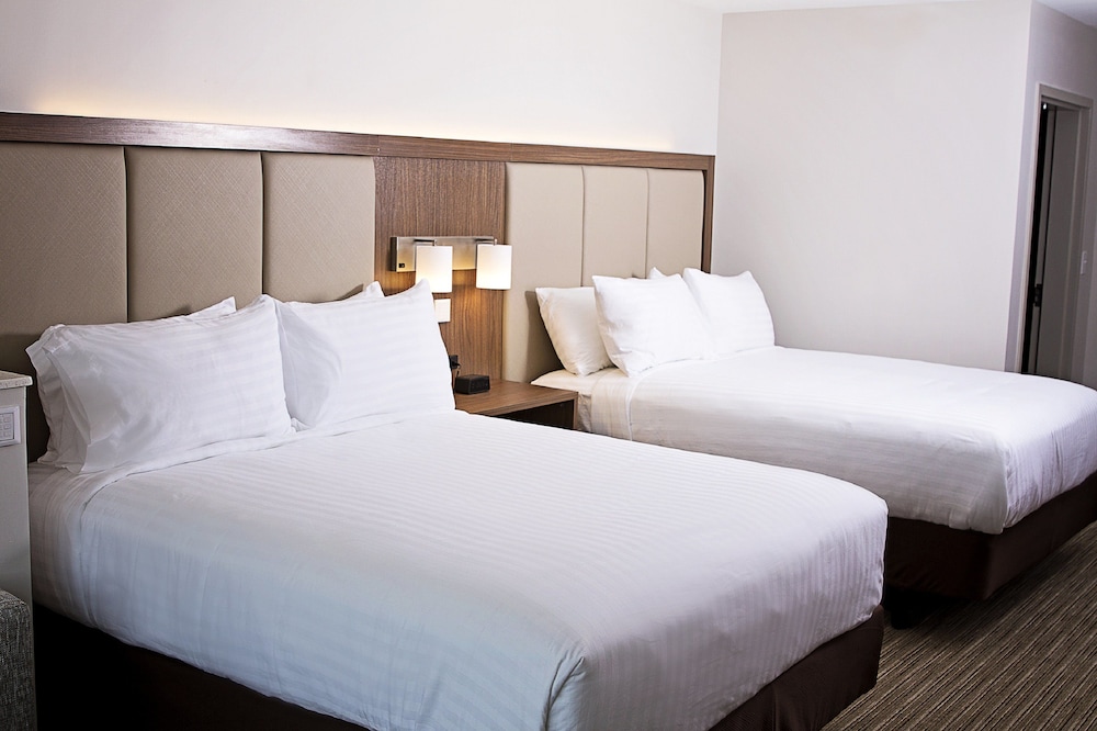 holiday inn express and suites greenwood mall by ihg