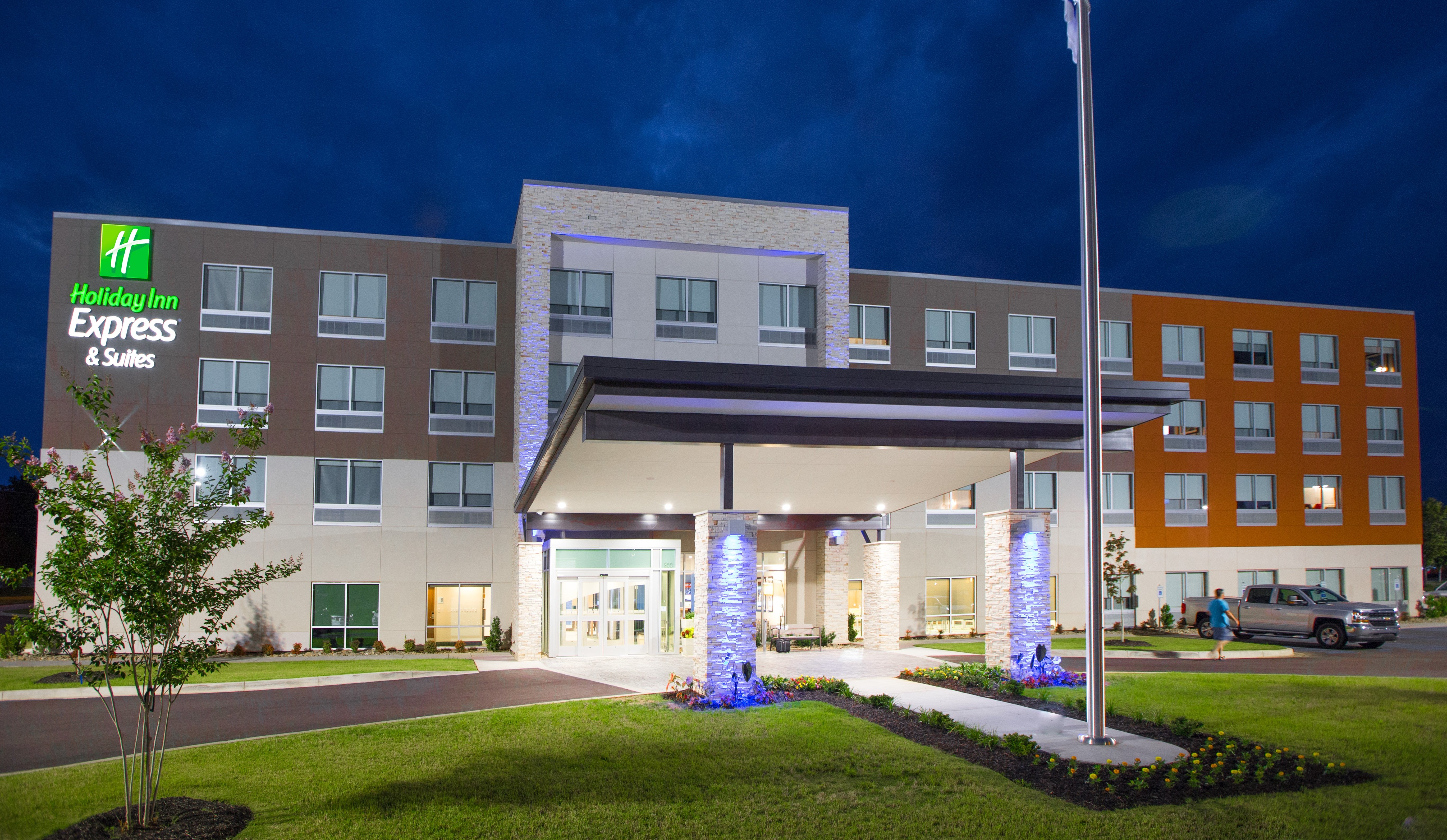 holiday inn express and suites greenwood mall by ihg