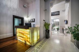 opera garden hotel and apartments