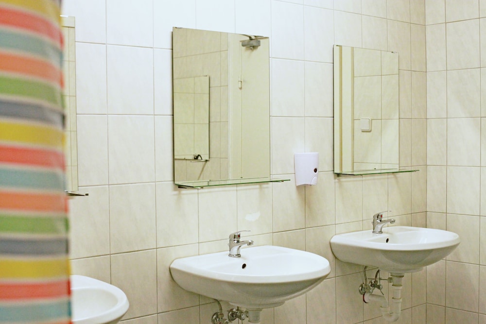 mac city hostel