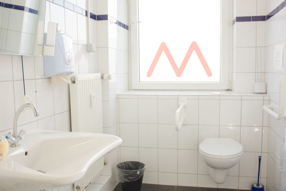 mac city hostel
