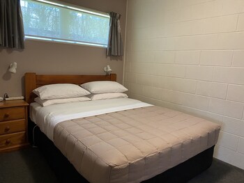colonial motel