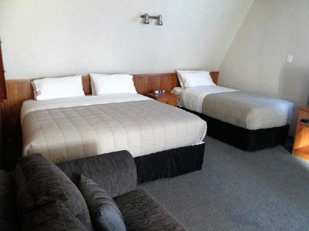 colonial motel
