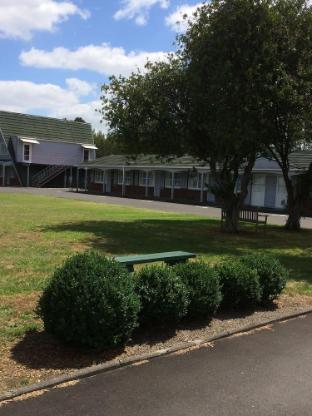 colonial motel