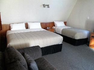 colonial motel