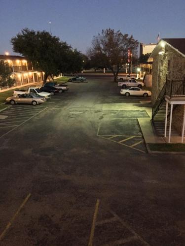ranch house inn and suites