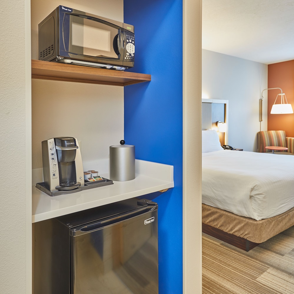 holiday inn express and suites hermiston downtown by ihg