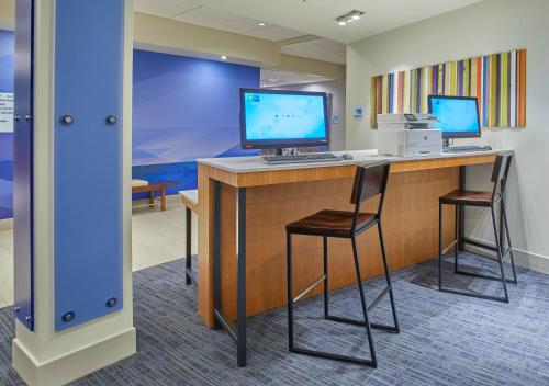 holiday inn express and suites hermiston downtown by ihg